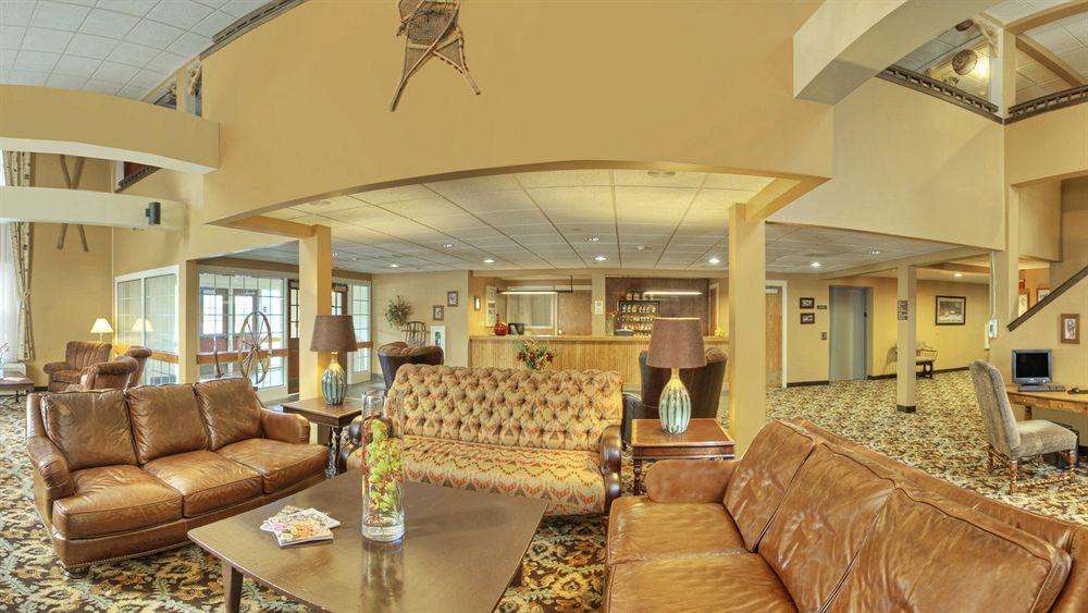 The Pointe At Castle Hill &
